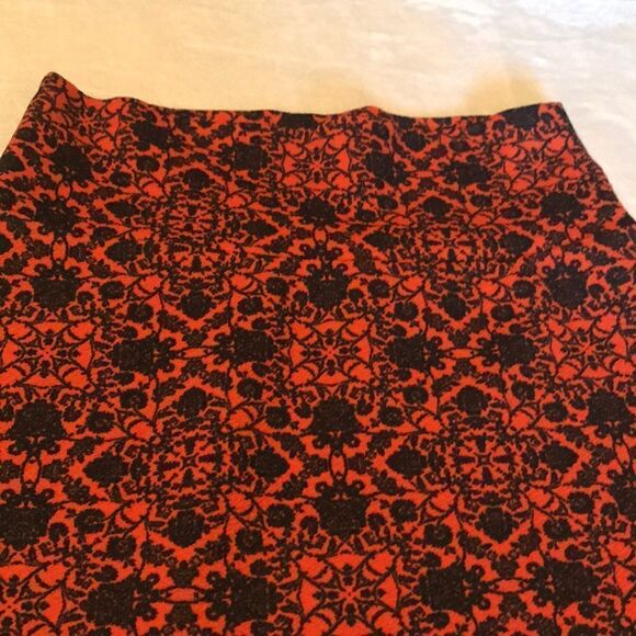LuLaRoe Orange & Black Floral Print Skirt - XS - Picture 4 of 8